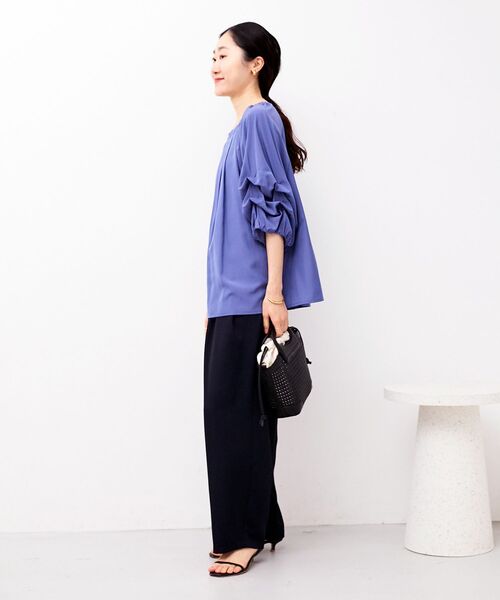 le.coeur blanc（ルクールブラン）の「タックスリーブブラウス（シャツ/ブラウス・レディース・オフホワイト/ブルー/ダークグレー・38）」の15枚目の写真