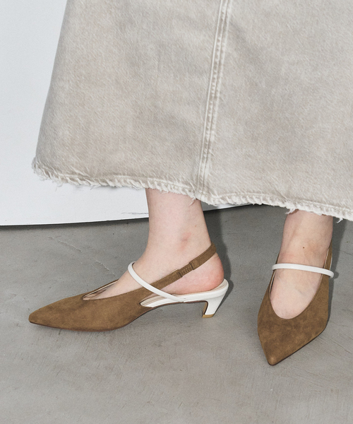 GRISE(グリーズ)の「GRISE4cmポインテッドUカットストラップスリングバック(パンプス・レディース・シルバー/ブラック/キャメル・25cm/22.5cm/22cm/24.5cm/24cm/23.5cm/23cm)」の1枚目の写真