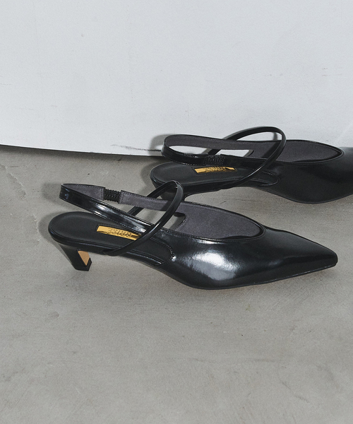 GRISE(グリーズ)の「GRISE4cmポインテッドUカットストラップスリングバック(パンプス・レディース・シルバー/ブラック/キャメル・25cm/22.5cm/22cm/24.5cm/24cm/23.5cm/23cm)」の6枚目の写真