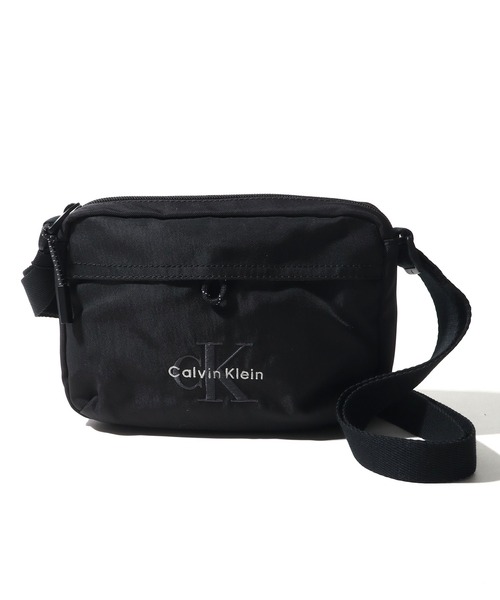 Calvin Klein（カルバン・クライン）の「【Calvin Klein/カルバンクライン】BOLD CAMERA BAG / ボールド カメラバッグ ショルダーバッグ（ショルダーバッグ・メンズ・ブラック・FREE）」の7枚目の写真