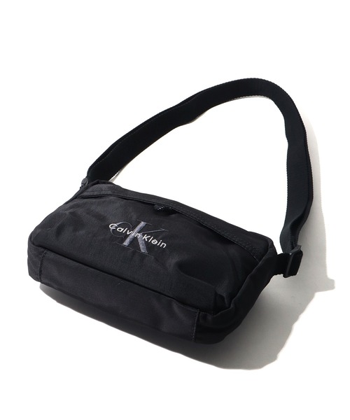 Calvin Klein（カルバン・クライン）の「【Calvin Klein/カルバンクライン】BOLD CAMERA BAG / ボールド カメラバッグ ショルダーバッグ（ショルダーバッグ・メンズ・ブラック・FREE）」の11枚目の写真