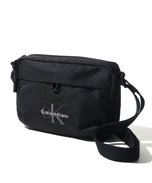 Calvin Klein（カルバン・クライン）の「【Calvin Klein/カルバンクライン】BOLD CAMERA BAG / ボールド カメラバッグ ショルダーバッグ（ショルダーバッグ・メンズ・ブラック・FREE）」の8枚目の写真