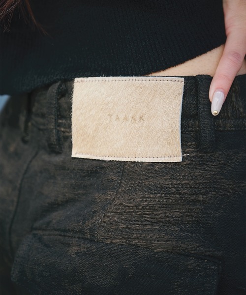 TAAKK（ターク）の「別注 DESIGN TROUSERS（デニムパンツ・レディース・ライトブルー/グレー/ブラウン・2/1）」の12枚目の写真