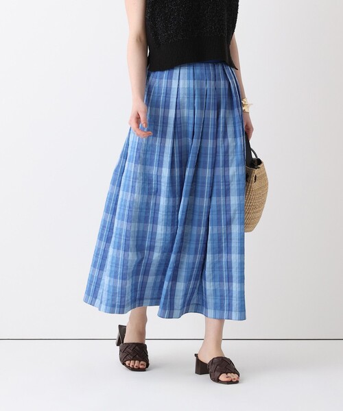 allureville（アルアバイル）の「オンブレーチェックタックスカート（スカート・レディース・ブルー・2/1）」の2枚目の写真