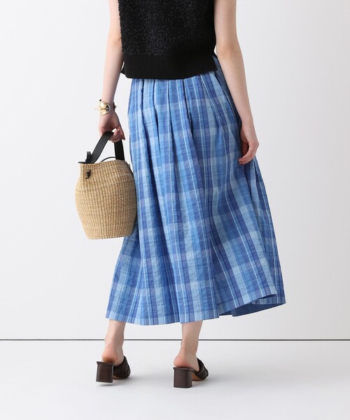 allureville（アルアバイル）の「オンブレーチェックタックスカート（スカート・レディース・ブルー・2/1）」の4枚目の写真