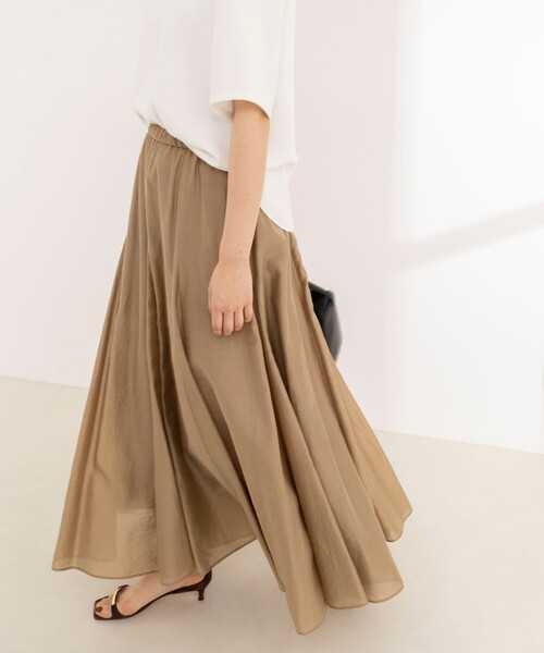 NOLLEY’S Sophi（ノーリーズソフィ）の「ウォッシャブルシアーボリュームフレアロングスカート（スカート・レディース・キャメル/ホワイト/ブラック・38/36/34）」の3枚目の写真