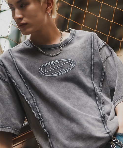 En serio TOKYO(エンソリオトーキョー)の「【SIDEWAYSTANCE】オーバルロゴ半袖グランジTシャツ 70476(Tシャツ/カットソー・メンズ・ブラウン/ブラック・SMALL/LARGE/X-LARGE/MEDIUM)」の2枚目の写真