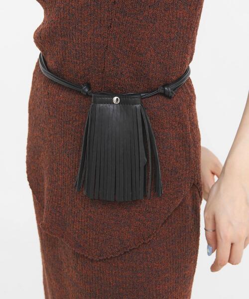 KBF(ケイビーエフ)の「フリンジマルチアクセサリー(ポーチ・レディース・ブラック/アイボリー・ONE)」の2枚目の写真