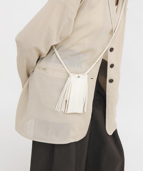 KBF(ケイビーエフ)の「フリンジマルチアクセサリー(ポーチ・レディース・ブラック/アイボリー・ONE)」の3枚目の写真