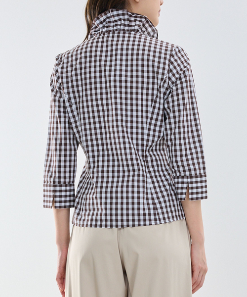 NARACAMICIE（ナラカミーチェ）の「【NARACAMICIE】ギンガムチェックスタンドフリル七分袖シャツ（シャツ/ブラウス・レディース・ブルー/ネイビー/ブラウン・L/M）」の9枚目の写真