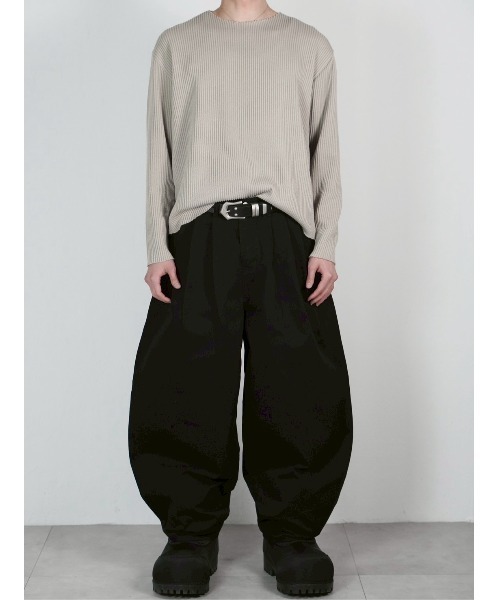 Chikashitsu +(チカシツプラス)の「【Chikashitsu +】Cutting cropped tee / 【チカシツプラス】カッティングクロップドリブ長袖Tシャツ<着用動画あり>(Tシャツ/カットソー・メンズ・ブラック/アイボリー/ライトカーキ・ONE SIZE)」の19枚目の写真