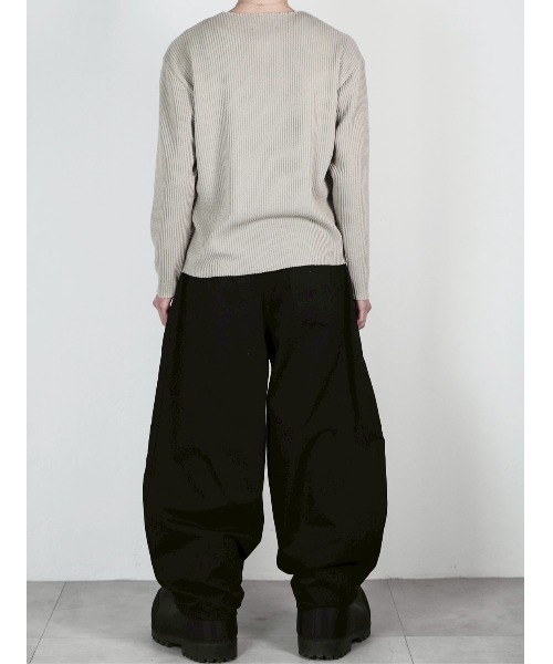 Chikashitsu +(チカシツプラス)の「【Chikashitsu +】Cutting cropped tee / 【チカシツプラス】カッティングクロップドリブ長袖Tシャツ<着用動画あり>(Tシャツ/カットソー・メンズ・ブラック/アイボリー/ライトカーキ・ONE SIZE)」の20枚目の写真