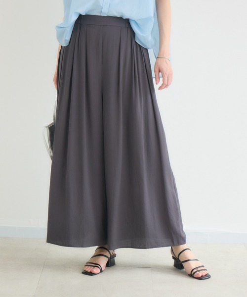 KATHARINE ROSS(キャサリンロス)の「【KATHARINE ROSS】【COOL/UV/DRY】タックデザインワイドパンツ(その他パンツ・レディース・チャコールグレー/イエロー・MEDIUM)」の2枚目の写真