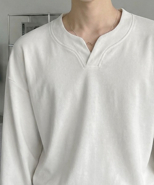 Otte（オッテ）の「Vスリットネックトップス（Tシャツ/カットソー・メンズ・ホワイト/ブラック/グレー・MEDIUM/LARGE/X-LARGE）」の5枚目の写真