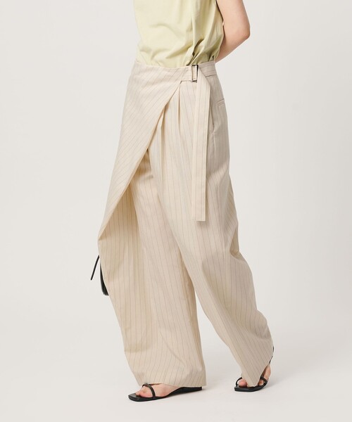 BEAUTY&YOUTH UNITED ARROWS（ビューティーアンドユースユナイテッドアローズ）の「フロントラップ ベルト パンツ ウォッシャブル（その他パンツ・レディース・ネイビー/ベージュ・S/M）」の2枚目の写真