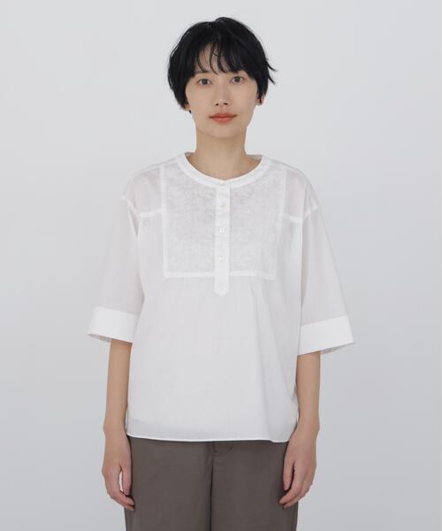 human woman（ヒューマンウーマン）の「◆【ウォッシャブル】エンブロイダリードッキングブラウス（シャツ/ブラウス・レディース・ホワイト/ブルー/グレー系その他・MEDIUM）」の11枚目の写真