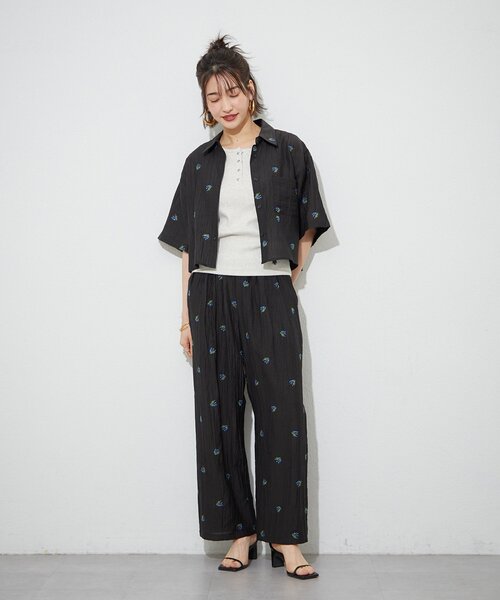 Remind me and forever(リマインドミーアンドフォーエバー)の「【セットアップ対応】フラワー刺繍イージーパンツ(その他パンツ・レディース・ブラック/アイボリー/ネイビー・FREE)」の12枚目の写真