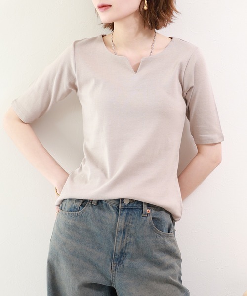 FUNALIVE(ファンアライブ)の「キーネックコットン5分袖トップス(Tシャツ/カットソー・レディース・カーキ/グレイッシュベージュ/ブラック/オフホワイト/杢グレー・4L/3L/L/M/LL)」の4枚目の写真