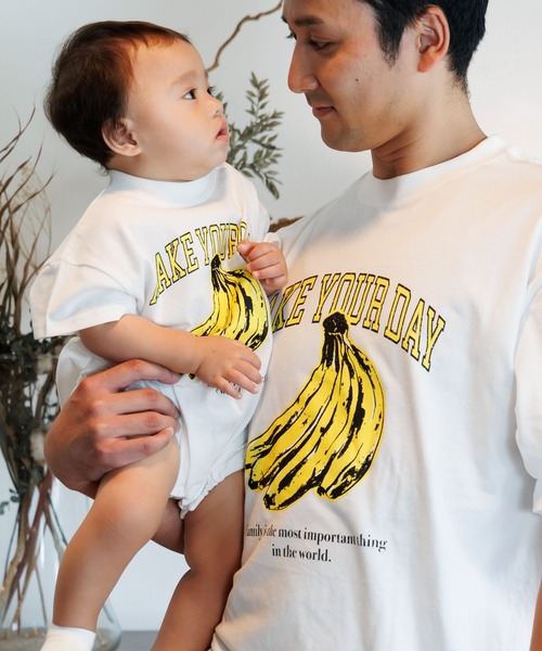 MAKE YOUR DAY(メイクユアデイ)の「バナナイチゴロゴ半袖Tシャツ(Tシャツ/カットソー・メンズ・オフホワイト/グレー/チャコールグレー/レッド・M/L)」の2枚目の写真