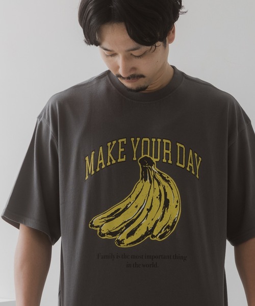 MAKE YOUR DAY(メイクユアデイ)の「バナナイチゴロゴ半袖Tシャツ(Tシャツ/カットソー・メンズ・オフホワイト/グレー/チャコールグレー/レッド・M/L)」の3枚目の写真