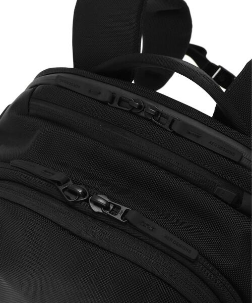 Aer(エアー)の「Aer(エアー)CITY PACK PRO 2 24L(バックパック/リュック・メンズ・ブラック・F)」の4枚目の写真