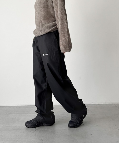 CANAL JEAN(キャナルジーン)の「SUPERTHANKS サイドタックバルーンパンツ(その他パンツ・レディース・ブラック・SMALL)」の3枚目の写真