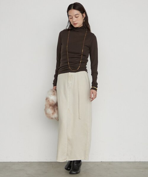 LOUNGEDRESS(ラウンジドレス)の「《肌触り抜群/セットアップ可》リヨセルタイトスカート(スカート・レディース・チャコールグレー/ライトベージュ/ブラウン/ベージュ/ブラック・MEDIUM/SMALL)」の6枚目の写真