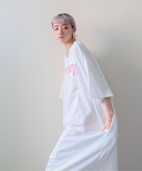 DOLLUPOOPS(ドールアップウップス)の「Logo Loose T-Shirt Dress(ロゴルーズTシャツワンピース)(ワンピース・レディース・オフホワイト/グレー・FREE)」の8枚目の写真