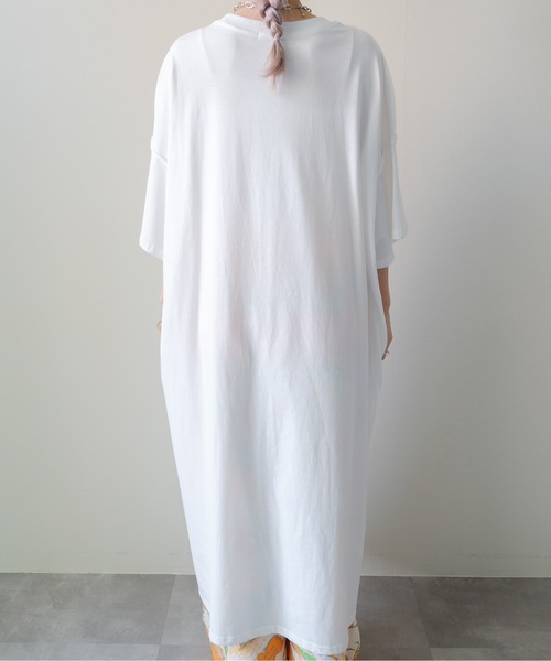DOLLUPOOPS(ドールアップウップス)の「Logo Loose T-Shirt Dress(ロゴルーズTシャツワンピース)(ワンピース・レディース・オフホワイト/グレー・FREE)」の10枚目の写真