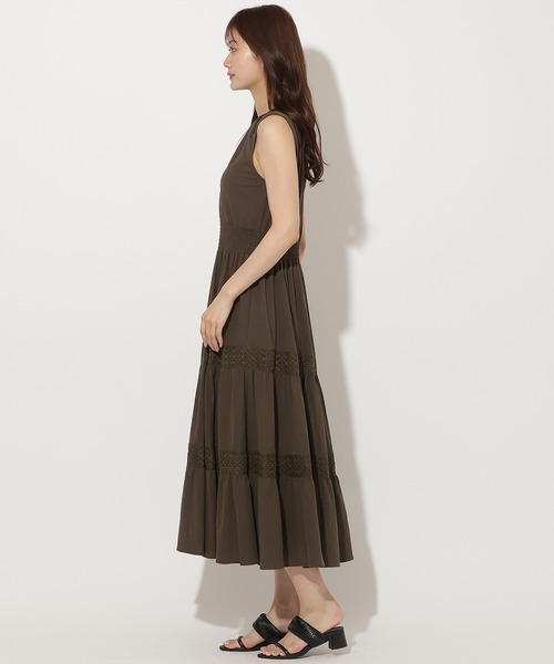 AND COUTURE（アンドクチュール）の「レーストリムティアードカットワンピース（ワンピース・レディース・カーキ/ブラック/オフホワイト・FREE）」の4枚目の写真