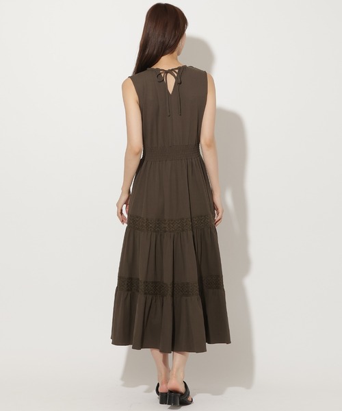 AND COUTURE（アンドクチュール）の「レーストリムティアードカットワンピース（ワンピース・レディース・カーキ/ブラック/オフホワイト・FREE）」の5枚目の写真