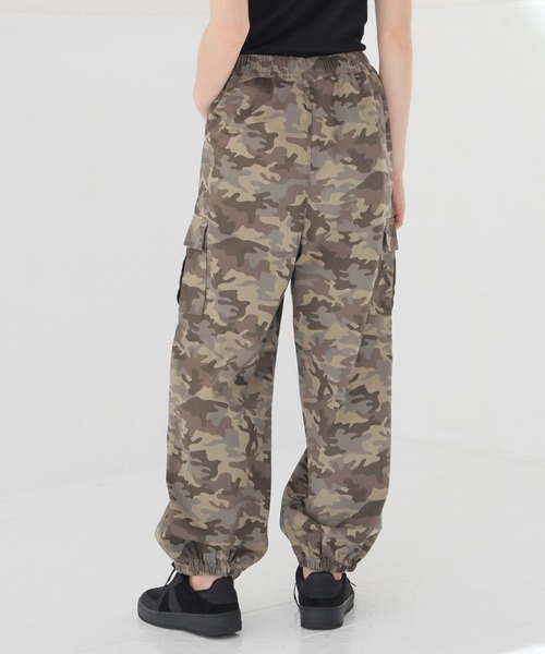 Honeys(ハニーズ)の「迷彩柄カーゴパンツ(カーゴパンツ・レディース・カーキ系1・L/LL/M/S/SS)」の18枚目の写真