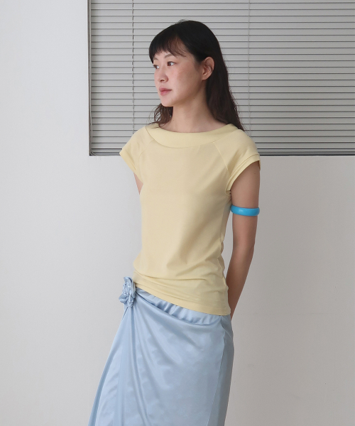 Majournee(マジョネ)の「BOAT NECK CAP SLEEVE T-SHIRT_YELLOW(Tシャツ/カットソー・レディース・その他・OS)」の1枚目の写真