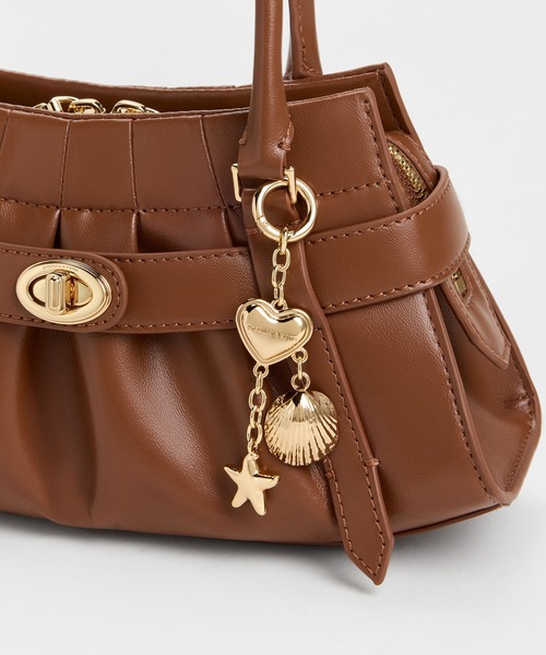 CHARLES & KEITH（チャールズ & キース）の「Isolde イゾルデ ベルト ルーシュド クロスボディバッグ（ボディバッグ/ウエストポーチ・レディース・ブラック/チョコ・S）」の15枚目の写真