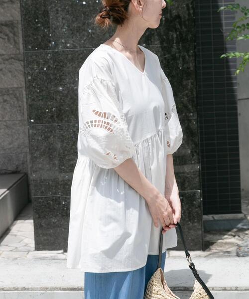 ITEMS URBANRESEARCH（アイテムズ アーバンリサーチ）の「袖レースチュニック（シャツ/ブラウス・レディース・ホワイト/ブラック・FREE）」の3枚目の写真