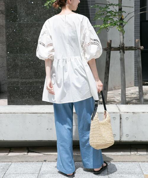 ITEMS URBANRESEARCH（アイテムズ アーバンリサーチ）の「袖レースチュニック（シャツ/ブラウス・レディース・ホワイト/ブラック・FREE）」の6枚目の写真