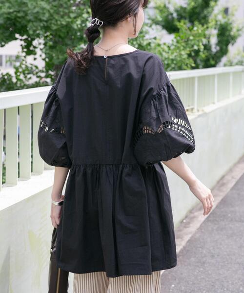 ITEMS URBANRESEARCH（アイテムズ アーバンリサーチ）の「袖レースチュニック（シャツ/ブラウス・レディース・ホワイト/ブラック・FREE）」の12枚目の写真