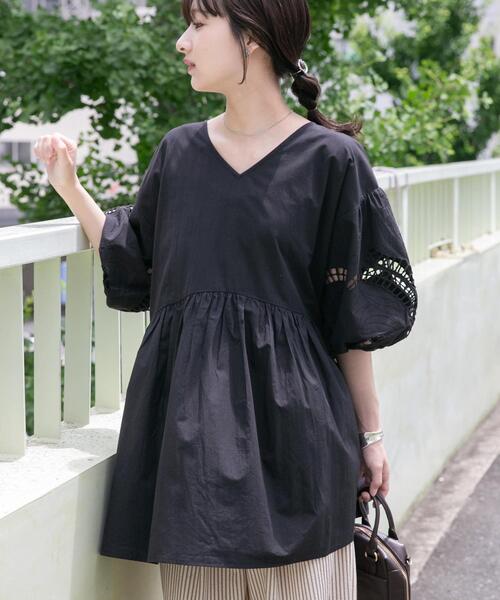 ITEMS URBANRESEARCH（アイテムズ アーバンリサーチ）の「袖レースチュニック（シャツ/ブラウス・レディース・ホワイト/ブラック・FREE）」の14枚目の写真
