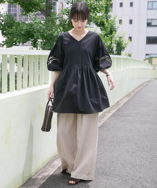 ITEMS URBANRESEARCH（アイテムズ アーバンリサーチ）の「袖レースチュニック（シャツ/ブラウス・レディース・ホワイト/ブラック・FREE）」の16枚目の写真