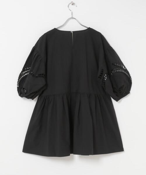 ITEMS URBANRESEARCH（アイテムズ アーバンリサーチ）の「袖レースチュニック（シャツ/ブラウス・レディース・ホワイト/ブラック・FREE）」の19枚目の写真