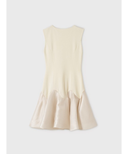 EIMY ISTOIRE(エイミーイストワール)の「WAVY KNIT MINI DRESS(ワンピース・レディース・オフホワイト/ブラック/ピンクベージュ・F)」の16枚目の写真