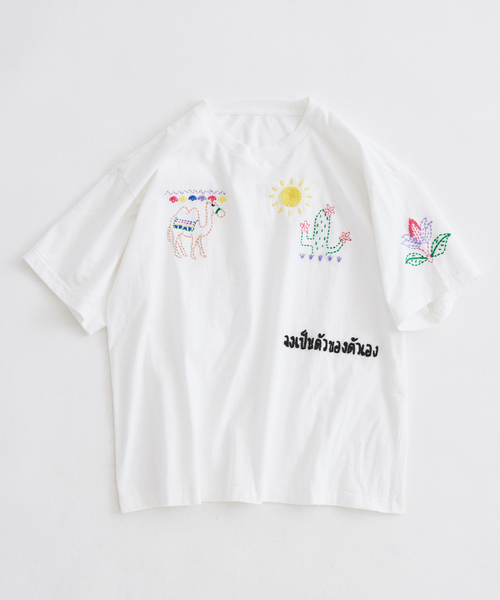JOURNAL STANDARD relume(ジャーナルスタンダード レリューム)の「タイランド ハンドステッチ 刺繍 Tシャツ(Tシャツ/カットソー・メンズ・ホワイト/ブラック・LARGE/MEDIUM)」の5枚目の写真