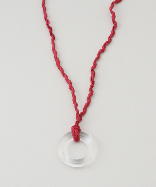 IENA(イエナ)の「AZUR/アズール Twisted Satin Silk Glass Necklace S ネックレス(ネックレス・レディース・カーキ/ボルドー・FREE)」の2枚目の写真