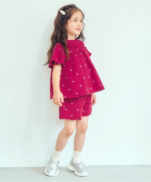 apres les cours(アプレレクール)の「フラワー・ハート刺繍半袖チュニック_セットアップ可(シャツ/ブラウス・キッズ・マスタード/エンジ・80/90/100/110/120/130/140)」の3枚目の写真