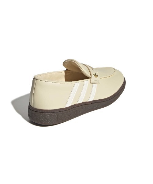 adidas(アディダス)の「adidas originals HANDBALL SPEZIAL LOAFER(アディダスオリジナルス ハンドボール スペツィアル ローファー)(ローファー・レディース・ブラック系/ベージュ系・23cm/23.5cm/24cm/24.5cm/25cm)」の4枚目の写真