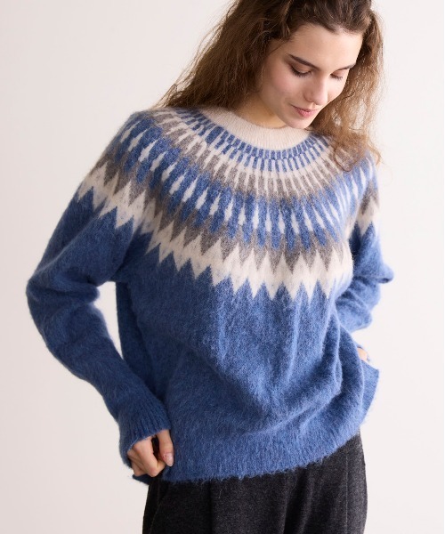 WALANCE(ワランス)の「ALPACA JACQUARD PULLOVER(ニット/セーター・レディース・ブルー/ブラウン・FREE)」の2枚目の写真
