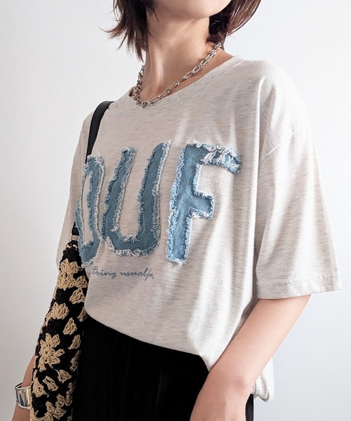 styiro（スタイロ）の「デニム風ロゴオーバーサイズ半袖Tシャツ 秋服（Tシャツ/カットソー・レディース・ライトグレー/ブラック/ホワイト・M/L）」の3枚目の写真