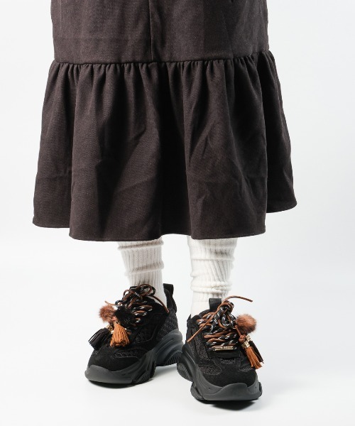 STEVE MADDEN（スティーブマデン）の「ファータッセルボリュームスニーカー/S.MADDEN POSSESSION-PP-XA（スニーカー・レディース・ブラック/アイボリー・22.5cm/23.0cm/23.5cm/23.5-24/24.0cm/24.5cm/25.0cm）」の3枚目の写真