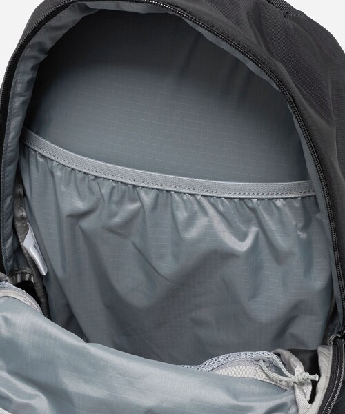 THE NORTH FACE(ザノースフェイス)の「【WEB限定】<THE NORTH FACE>マーキュリー 16 リュック(バックパック/リュック・レディース・ブラック・FREE)」の10枚目の写真