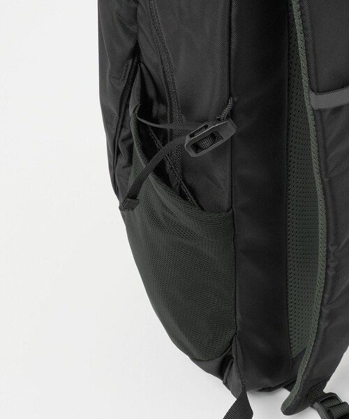 THE NORTH FACE(ザノースフェイス)の「【WEB限定】<THE NORTH FACE>マーキュリー 16 リュック(バックパック/リュック・レディース・ブラック・FREE)」の15枚目の写真